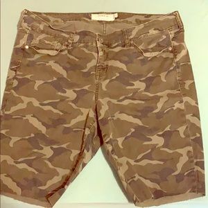 Camo distressed Torid shorts